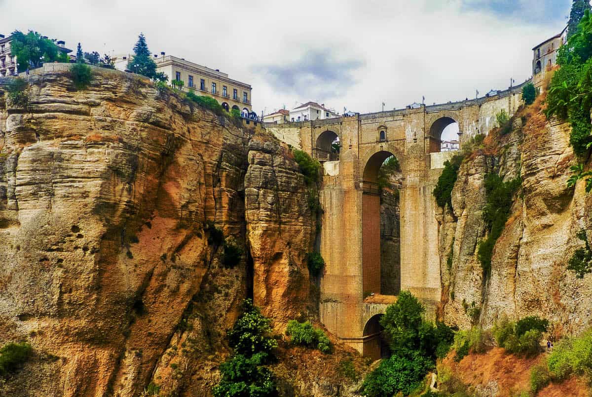 Taxi privado al Puente Nuevo desde Aeropuerto de Málaga